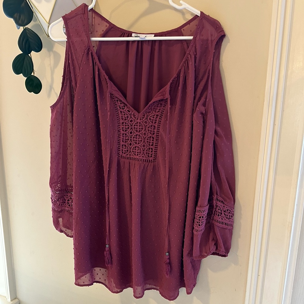 DR2 women’s XL cold shoulder top